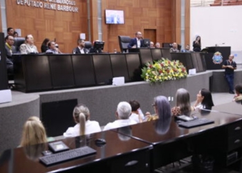 ALMT homenageia personalidades que contribuem com o Estado de Mato Grosso