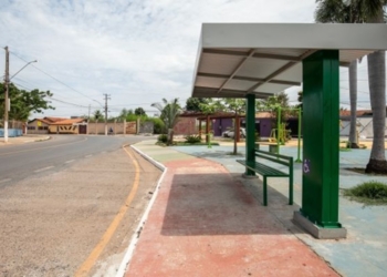 Emanuel  autoriza retomada do maior programa de implantação de novos abrigos de ônibus