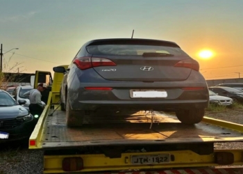 Veículo furtado é recuperado pela Polícia Civil de dentro de oficina mecânica