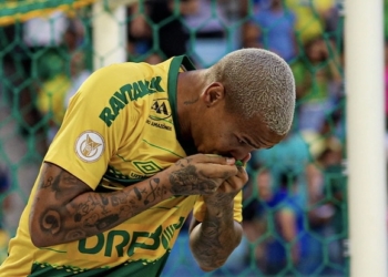 “Melhor época da minha vida e carreira”, diz Deyverson ao celebrar fase no Cuiabá