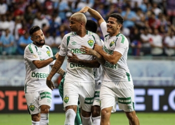Cuiabá atropela o Bahia em plena Arena Fonte Nova e fica a um passo da permanência na elite