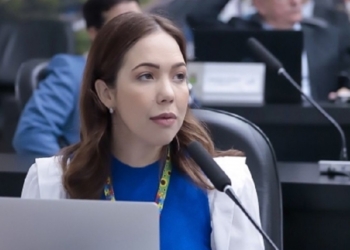 Vereadora diz que Botelho precisa se opor a Emanuel para tê-la como vice