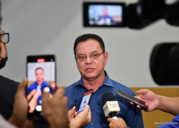 Botelho dá “xeque-mate” em Mauro Mendes: “prazo final é semana que vem”; veja vídeo