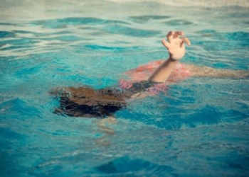 Garoto de três anos morre afogado ao cair dentro da piscina de chácara