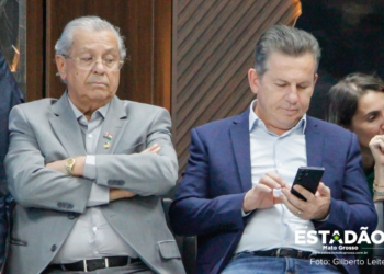 “Curioso ele”, diz Mauro sobre “espiadinha” de Jayme em celular; veja o vídeo