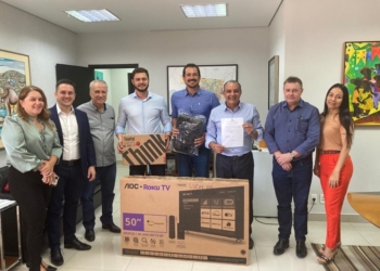 Sedec entrega kits de eletrônicos para estruturar Centros de Atendimentos Empresarial em municípios de MT