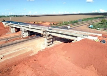 Obras da 1ª ferrovia estadual estão em andamento com a construção de cinco viadutos
