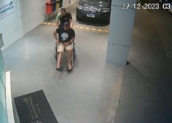 Cabo da PM se atrapalha e quase derruba militar do Bope durante “resgaste”; veja o vídeo