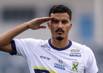 Zagueiro cuiabano deixa o São Paulo após mais de uma década e vai para rival paulista