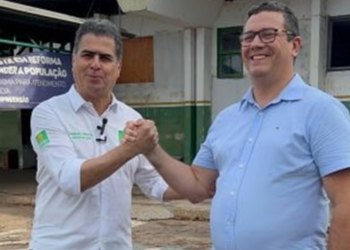 Emanuel nomeia o doutor em Química Deiver Teixeira como o novo secretário de Saúde