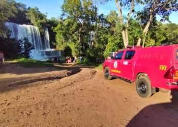 Sargento da PM é salvo por frequentadores após afogamento na Cachoeira do Prata