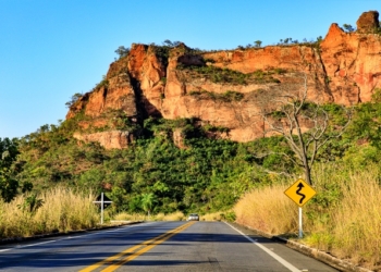 Trecho do Portão do Inferno é interditado para serviços de contenção de deslizamentos