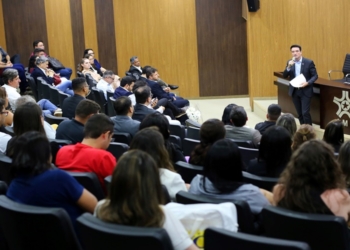 Presidente da AMM realiza primeira reunião de integração com os colaboradores e apresenta plano de trabalho