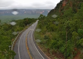 Trânsito no Portão do Inferno é bloqueado devido à chuva na noite desta segunda