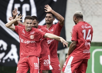 Em jogo polêmico no Dutrinha, União vence o Mixto e é mais líder do que nunca no Mato-grossense