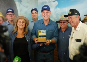 Ministro Carlos Fávaro exalta trabalho das cooperativas de produção em Show Rural