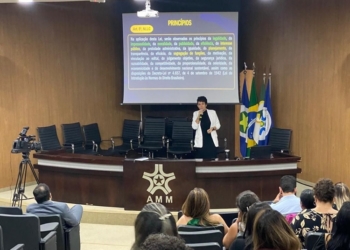Advogada alerta sobre desafios da Nova Lei de Licitações no Seminário de Formação da AMM