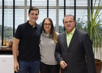 “Gostaria que ela continuasse deputada estadual”, diz Wellington sobre futuro de Janaina