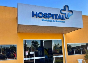 Vídeo pornográfico é exibido no painel de senhas em recepção de hospital; veja