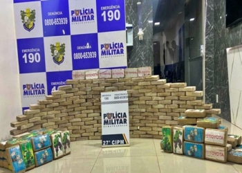 Motorista de carreta é preso com carga de 300 quilos de drogas em compartimentos ocultos