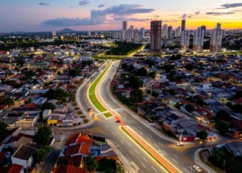 Mauro entrega ampliação da Avenida Parque do Barbado e 411 escrituras definitivas para moradores do Renascer