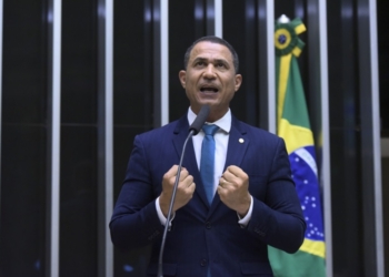 Assis cita relatório do CNJ para alertar sobre a influência negativa de decisões judiciais