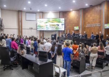 Profissionais da dança são homenageados em sessão especial na ALMT
