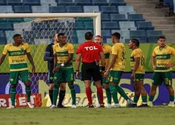 Cuiabá assiste o Atlético-MG jogar na Arena Pantanal, perde mais uma e se afunda na lanterna