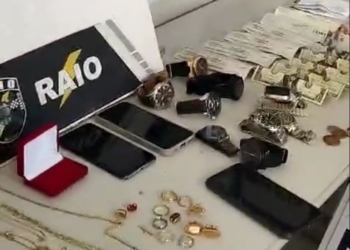Companhia Raio prende três pessoas por furto e receptação de relógios e joias