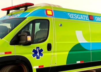 Acidente entre caminhonete e duas carretas deixa uma pessoa morta e duas feridas