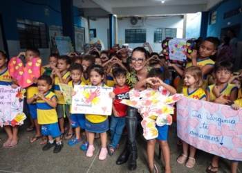 Primeira-dama de MT visita unidades escolares filantrópicas e leva ações de programas sociais