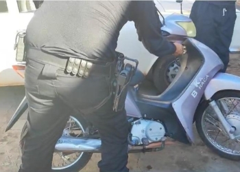 Suspeito que comercializava motocicleta furtada em rede social na internet é preso