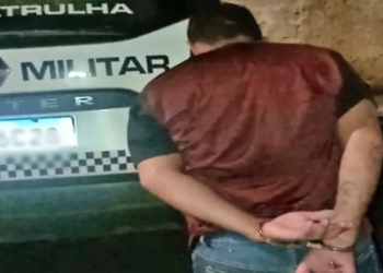 Usuário de drogas é preso pela PM após agredir e ameaçar a própria mãe