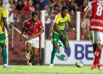 Com direito a lei do ex em dose dupla, Cuiabá perde para o Vila Nova e se complica na Copa Verde