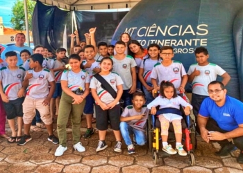 Circuito Itinerante leva experiências científicas para mais de 1,2 mil alunos em Tangará da Serra