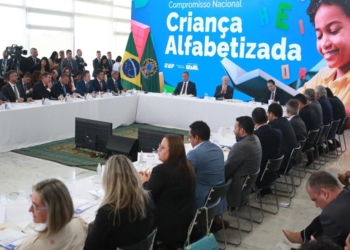 MT tem 3º melhor avanço entre estados que mais alfabetizaram crianças na idade certa e chega ao 11º lugar