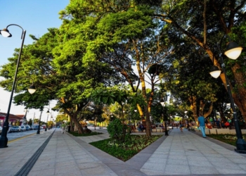 Governo de MT entrega primeiro ponto de Wi-Fi livre e assina ordem de serviço para obra da Feira do Produtor em Chapada
