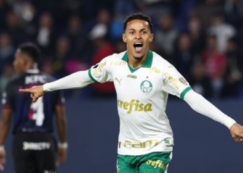 Com gols de garotos, Palmeiras vence e afunda Cuiabá na zona de rebaixamento do Brasileirão
