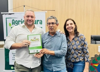 CAT lança Selo de Origem da Agricultura Familiar e livro didático sobre o Agro e o Desenvolvimento de Mato Grosso