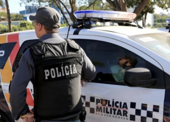 PM prende suspeito de esfaquear atual de ex-namorada em Cáceres