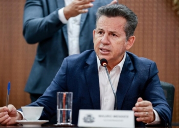 Governador assina convênios para obras de infraestrutura e asfalto novo em dez municípios de Mato Grosso