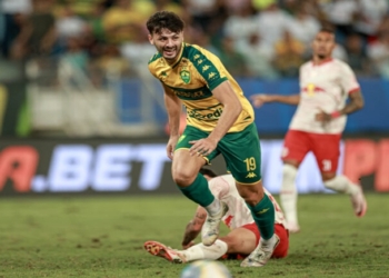 Em passagem relâmpago, atacante troca Cuiabá por clube argentino após 18 jogos