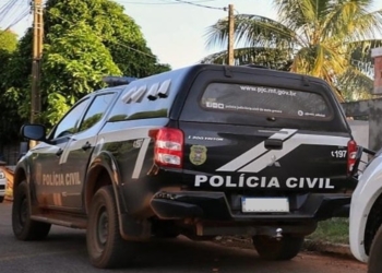 Homem preso por uso de documento falso tinha mandados de prisão em aberto