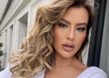 Ex-BBB Fernanda Keulla exibe barriga sarada após treino: ‘Boa tarde com saúde’