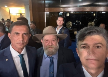 Deputados de MT participam de ato no Senado que pede impeachment de Moraes