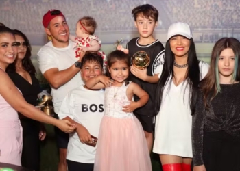 Simaria reúne os irmãos, Caio e Simone Mendes, no aniversário do filho: ‘9 anos’
