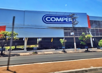 Mulher é presa após furtar picanha, salame e pão de alho em supermercado