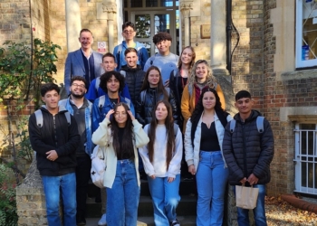 “Encontramos uma atmosfera de apoio e cuidado”, diz estudante da rede no primeiro dia de aula na Inglaterra