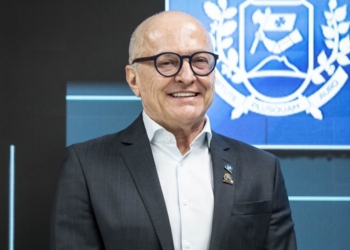 Governo de Mato Grosso condecora servidores com 25 anos de carreira no Poder Executivo Estadual