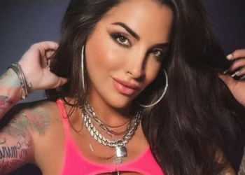 Ex-BBB Clara Aguilar revela pedido inusitado em plataforma adulta: ‘Fingir’